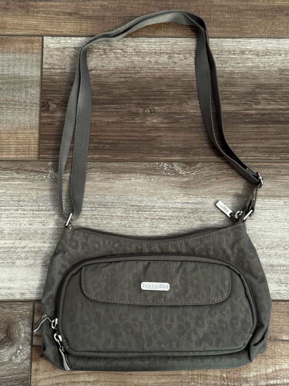 Baggallini Charcoal Gray Crossbody Messenger Bag